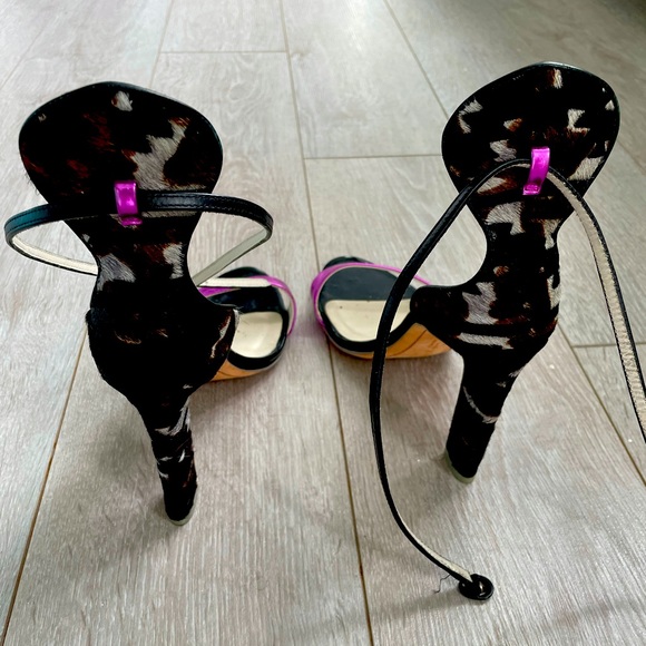 Sophia Webster Cool metallic purple, pony hair camo heels! 38 1/2 - Picture 3 of 5